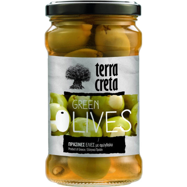 Knapperige groene olijven gevuld met hele amandelen. Uniek, puur en ideaal voor tapas, salades en borrelplanken. Authentieke kwaliteit van Terra Creta uit Kreta.