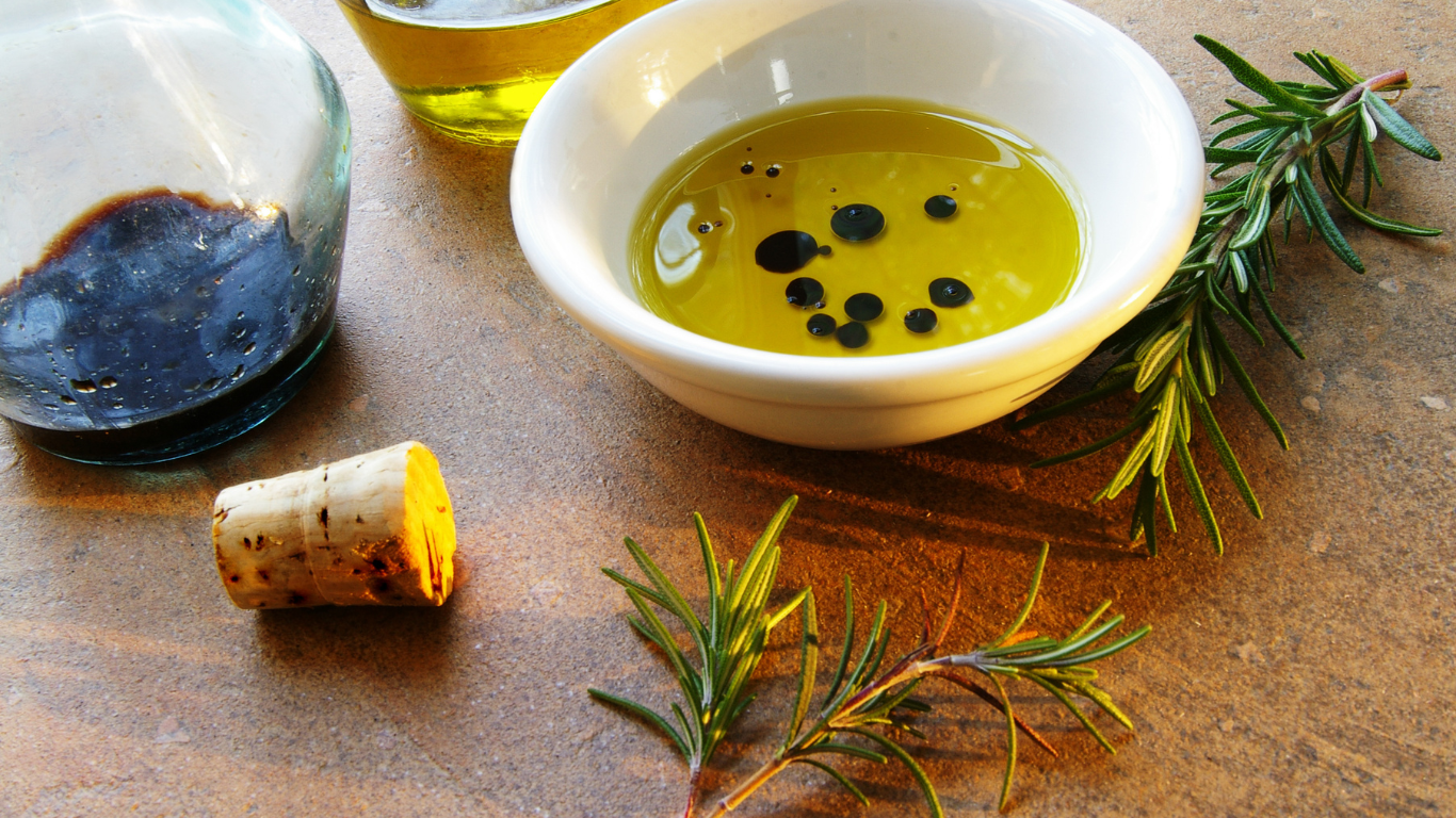 Ontdek onze biologische balsamico crèmes en azijnen uit Kreta. Gemaakt van lokale druiven, natuurlijk gerijpt en perfect voor salades, vlees, groenten, kazen en desserts. Authentieke kwaliteit van Cretan Nectar & Terra Creta – exclusief bij Kretashop.nl.